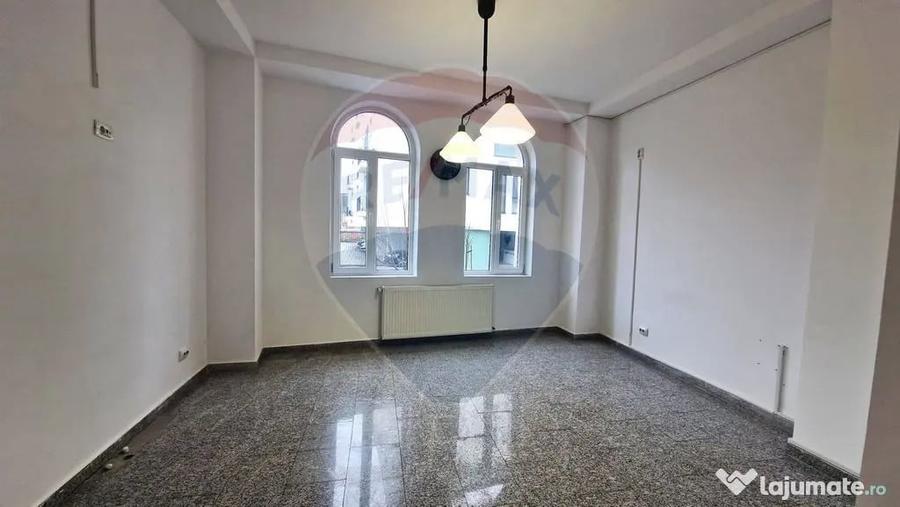 Casă cu 2 camere cu Teren 212 Mp în Dacia