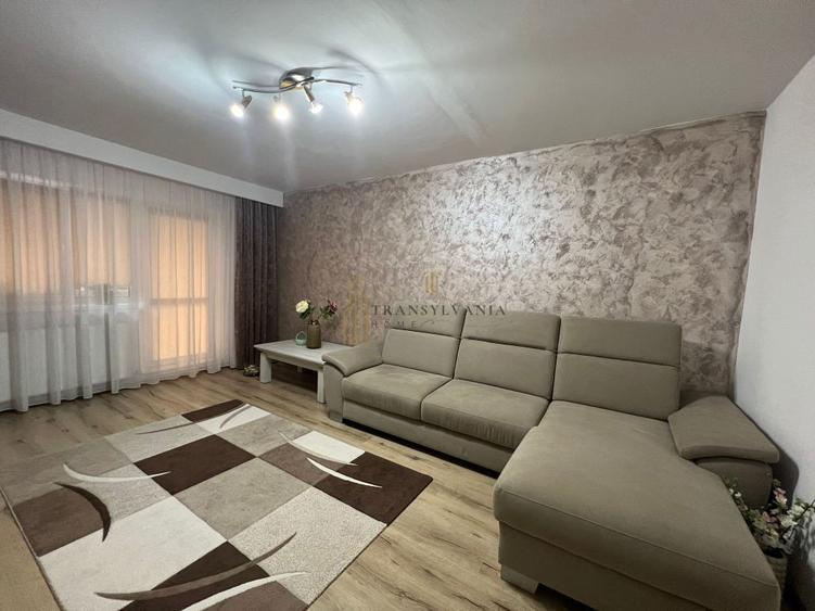 Apartament cu 4 camere decomandat în Central