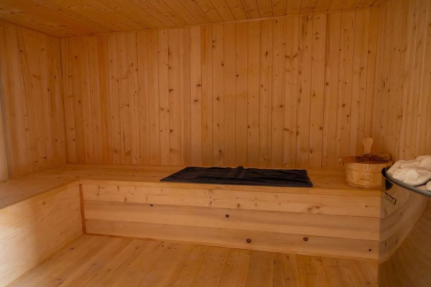 Casă cu 5 camere cu Piscina în Dămăroaia