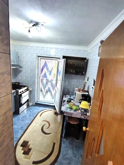 Apartament cu 3 camere decomandat în Colentina