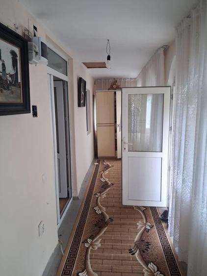 Casă cu 3 camere în Botoșești-Paia