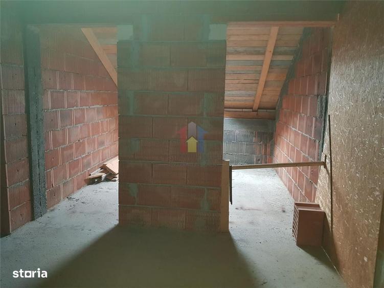 Casă cu 4 camere în Cazasu
