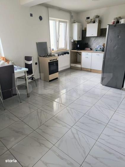 Apartament cu 3 camere semidecomandat în Cuzdrioara