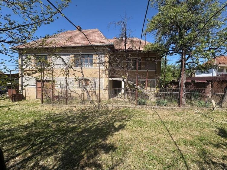 Casă cu 4 camere în Recea