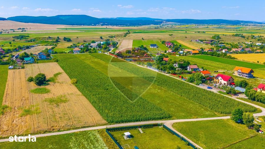 Teren de 10800 mp, în Hărman