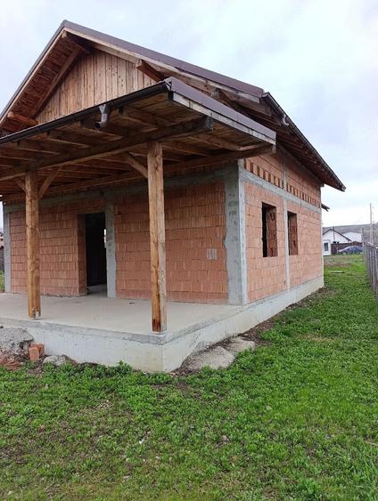 Casă cu Teren 700 Mp în Ciritei