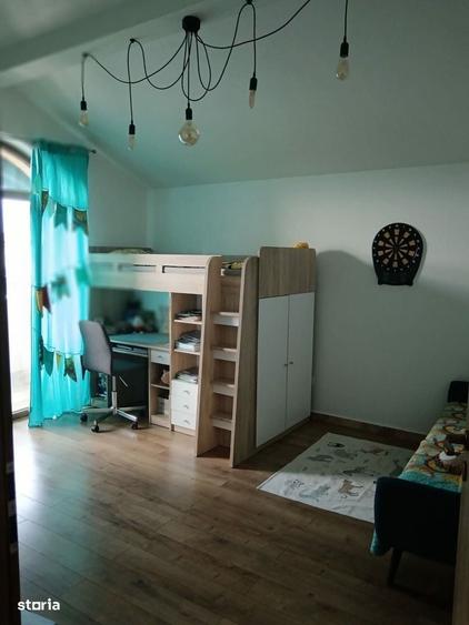 Casă cu 4 camere în Moșnița Veche