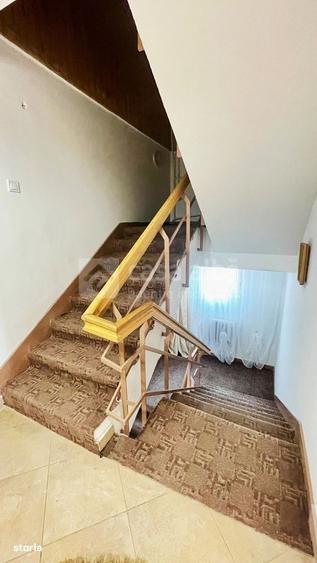 Casă cu 4 camere în Sărărie