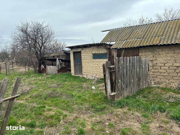 Casă cu 3 camere cu Teren 810 Mp în Năsturelu