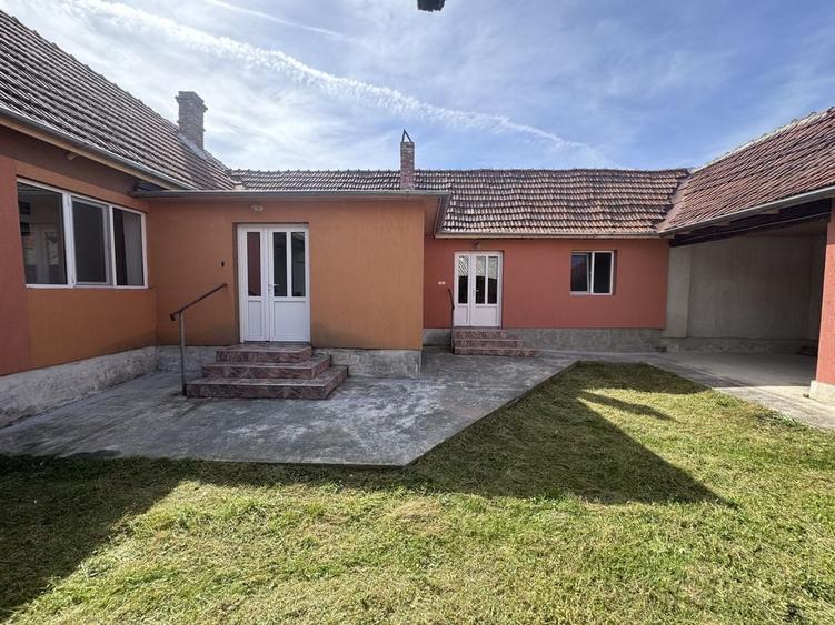 Casa de vanzare - sat Josani, Com. Magesti - imediat locuibila - 9