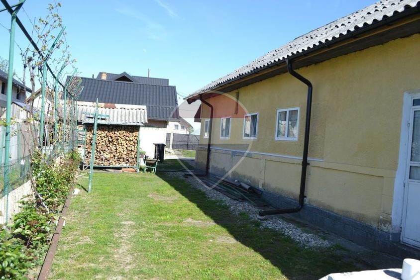 Casă cu 5 camere cu Teren 1842 Mp în Boboci