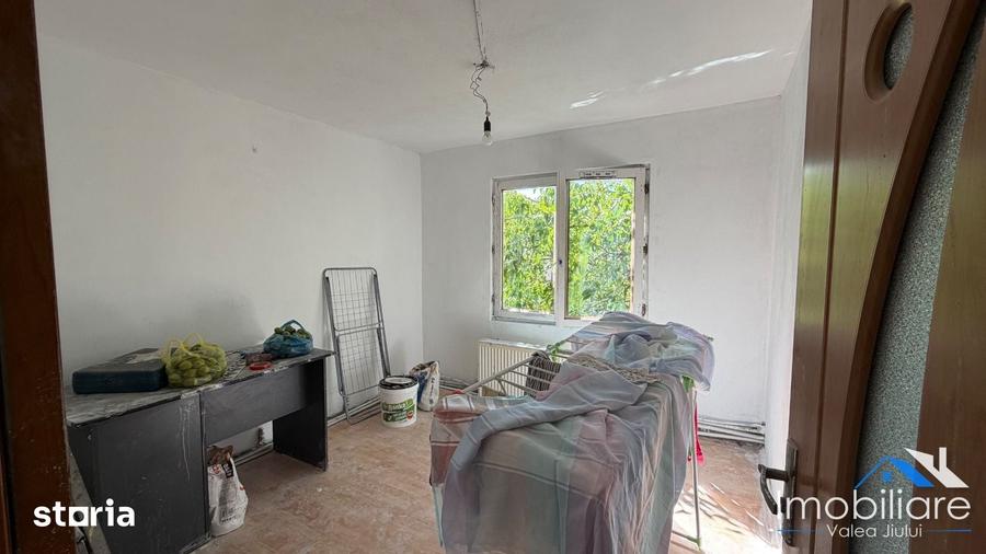 Apartament 3 camere de vanzare Str. Aviatorilor | Petro?ani - 2