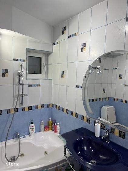 Apartament cu 3 camere decomandat în Păcurari