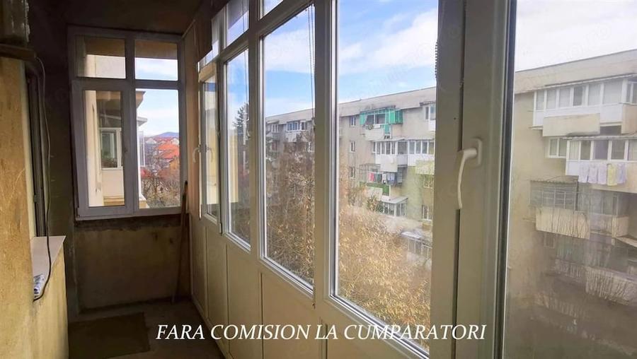 Apartament cu 3 camere decomandat în Căzănești (Râmnicu Vâlcea)