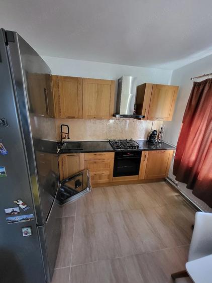 Casă cu Teren 1091 Mp în Broșteni (Costești)