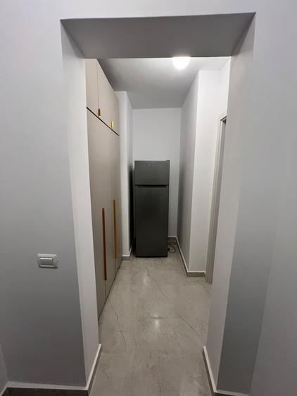 Garsonieră decomandată în Titan