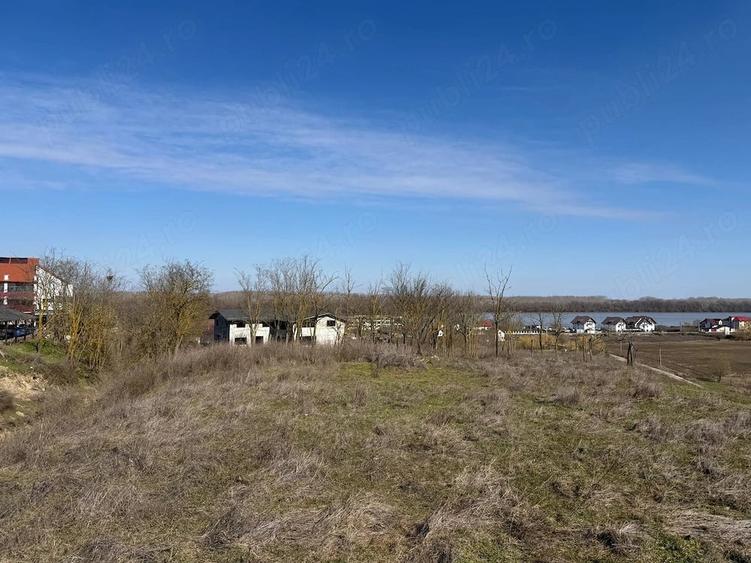 Casă cu 4 camere cu Teren 3488 Mp în Central