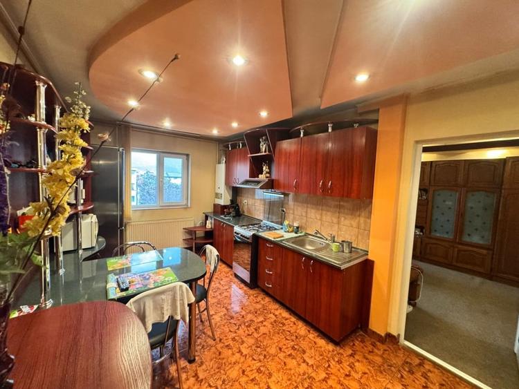 Apartament 3 camere, 65 mp, zonă Centrală - 3