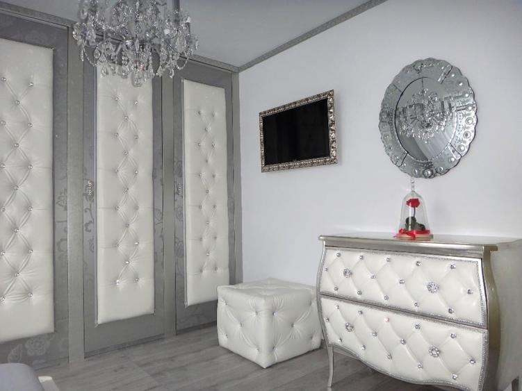 Apartament cu 3 camere decomandat, mobilat în Dumbrăvița