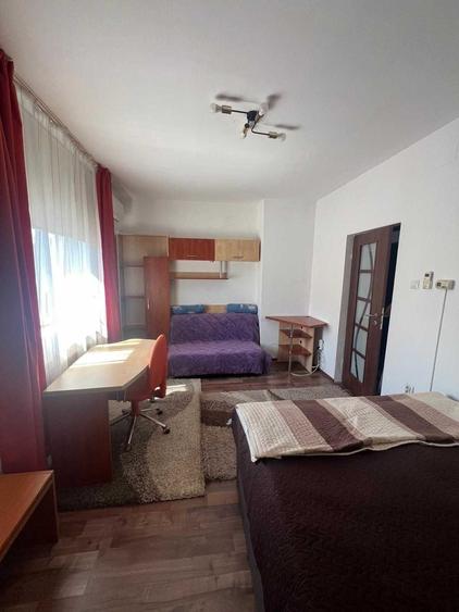 Garsonieră decomandată în Central