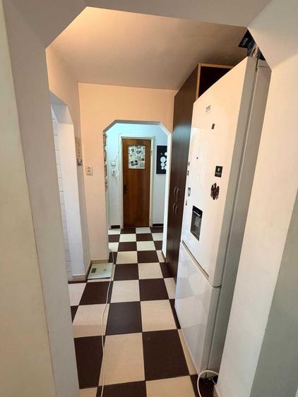 Apartament cu 2 camere decomandat în Tei