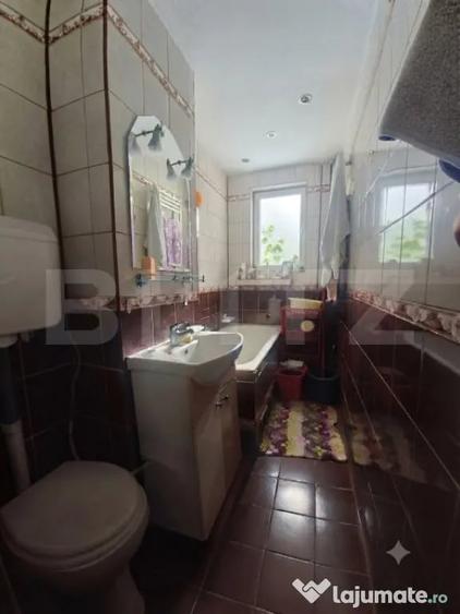 Apartament cu 3 camere semidecomandat în Dacia
