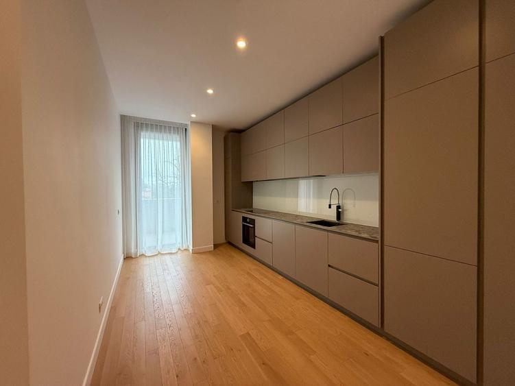 Apartament cu 4 camere, mobilat în Floreasca