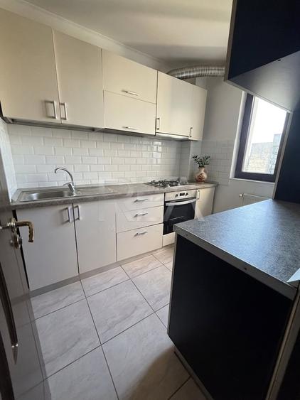 Apartament cu 3 camere decomandat, mobilat în Drumul Taberei