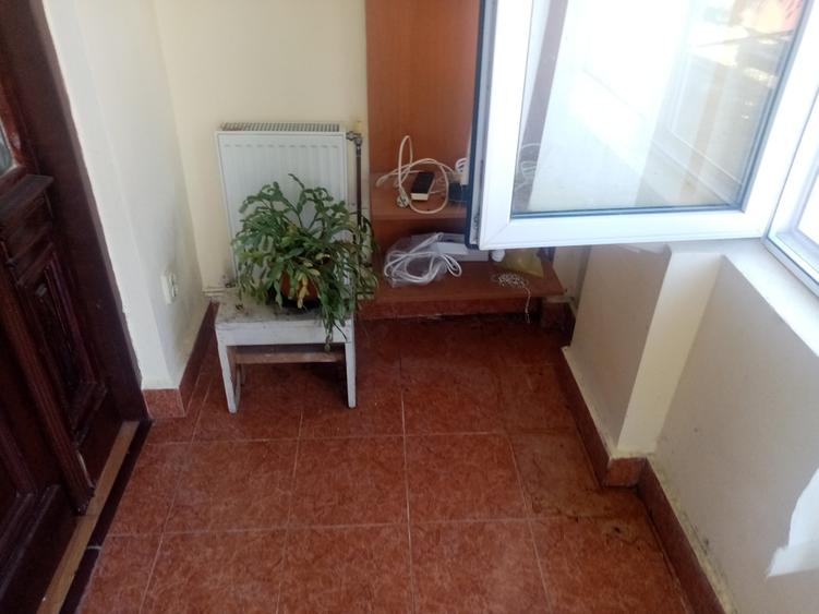 Casă individuală cu 4 camere cu Canalizare în Central