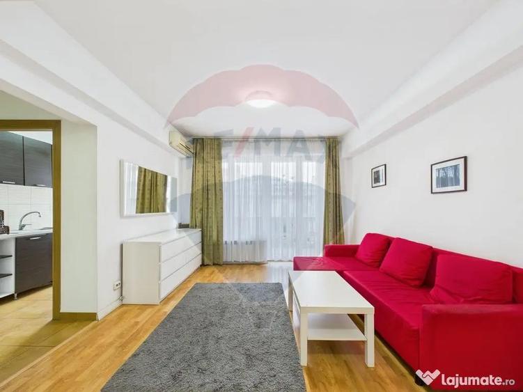 Apartament cu 2 camere semidecomandat, mobilat în P-ța Romană