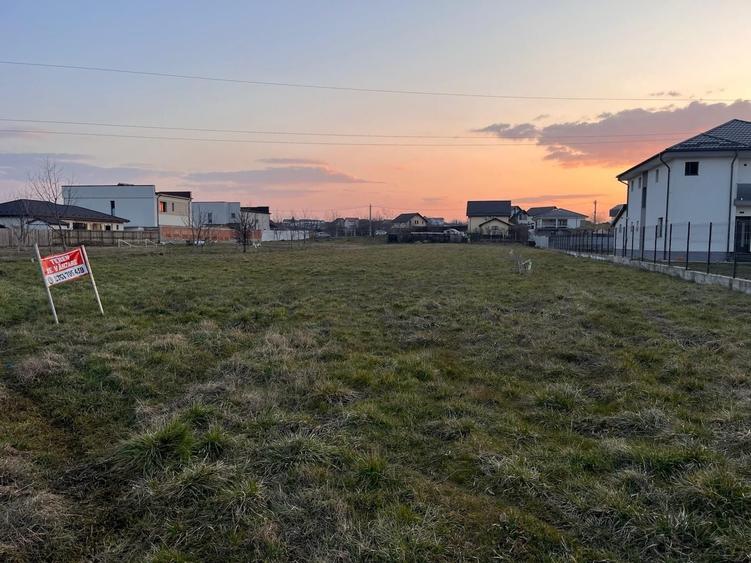 Apartament cu 3 camere decomandat în Radu Negru