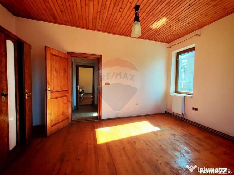 Casă cu 1 camere cu Teren 237 Mp în Central