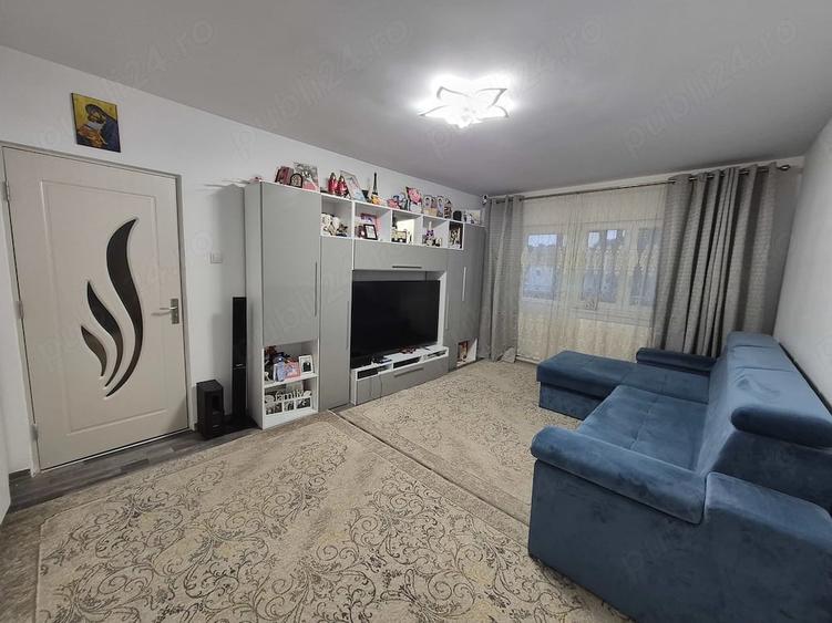 Apartament cu 3 camere decomandat în Frumoasa