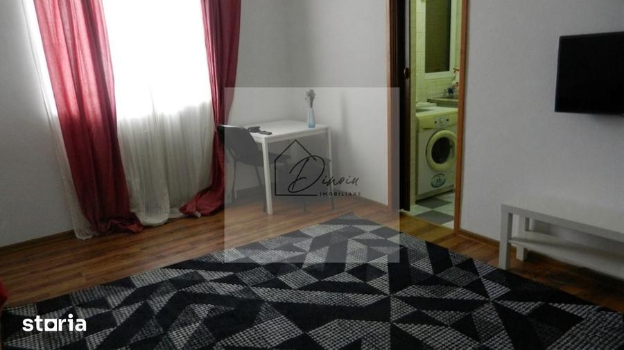 Garsonieră decomandată în Titan
