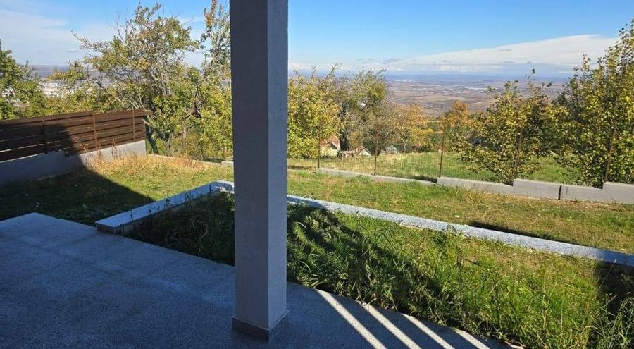 Casă cu 5 camere cu Teren 500 Mp în Central
