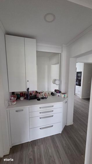 Apartament cu 3 camere în Micro 16