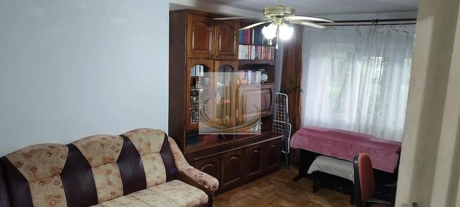 Apartament cu 3 camere decomandat, mobilat în Lipovei