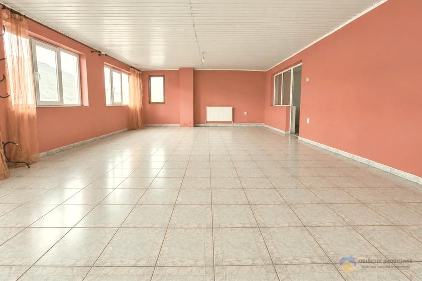 Casă cu 5 camere cu Canalizare în Săvinești
