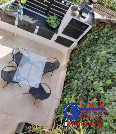 Casă cu Teren 100 Mp în Central