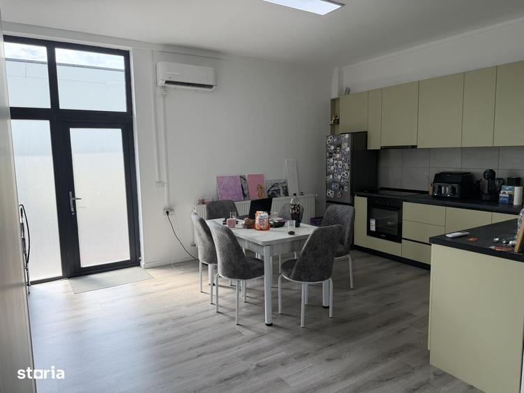 Casă cu 4 camere în Tunari