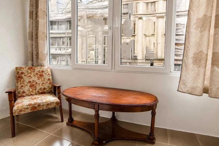 Apartament cu 3 camere semidecomandat în Ultracentral