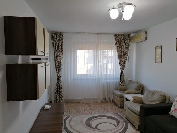 Inchiriez Apartament 2 Camere Decomandat - 1