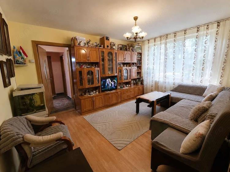 Apartament cu 3 camere semidecomandat în Gheorgheni