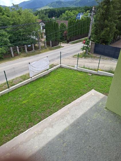 Casă individuală cu 4 camere cu Canalizare în Sadu