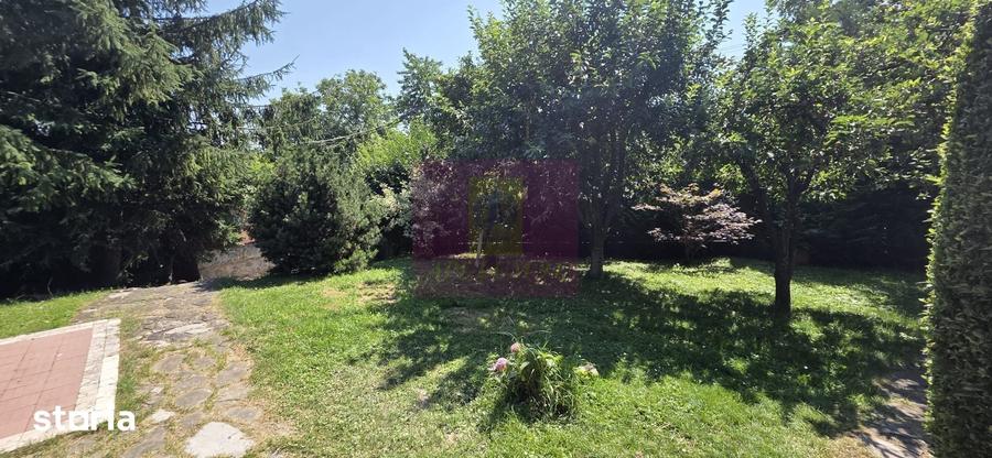 Casă cu 5 camere cu Teren 840 Mp în Central