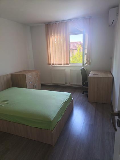 Garsonieră decomandată în Gorjului