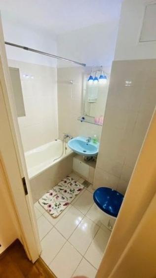 Apartament cu 2 camere decomandat, mobilat în Titan