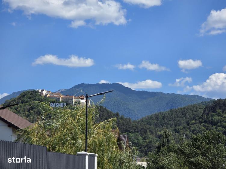 Casă cu 4 camere cu Teren 250 Mp în Central