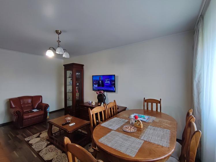 Apartament cu 3 camere decomandat în Inel I