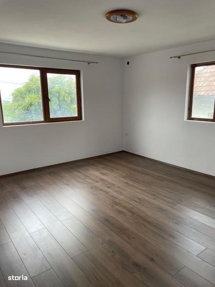Casă cu 4 camere cu Teren 569 Mp în Cernatu